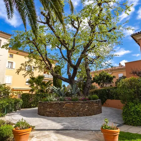 Apartment Le Clos Sainte Anne-1 By Interhome